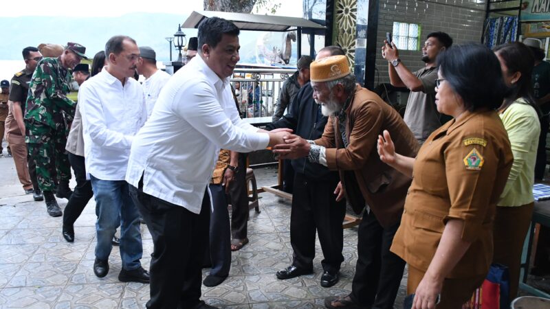 Bupati Samosir Serahkan Hewan Qurban Bantuan Presiden dan Pemkab, Perkuat Toleransi dan Kepedulian Sosial.