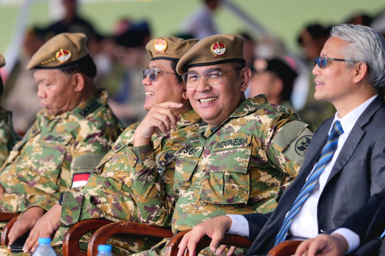 Penutupan Latsarmil Komcad Gelombang I 2026, Wamen Ossy Sebut Latsarmil Perkuat Karakter dan Integritas ASN*