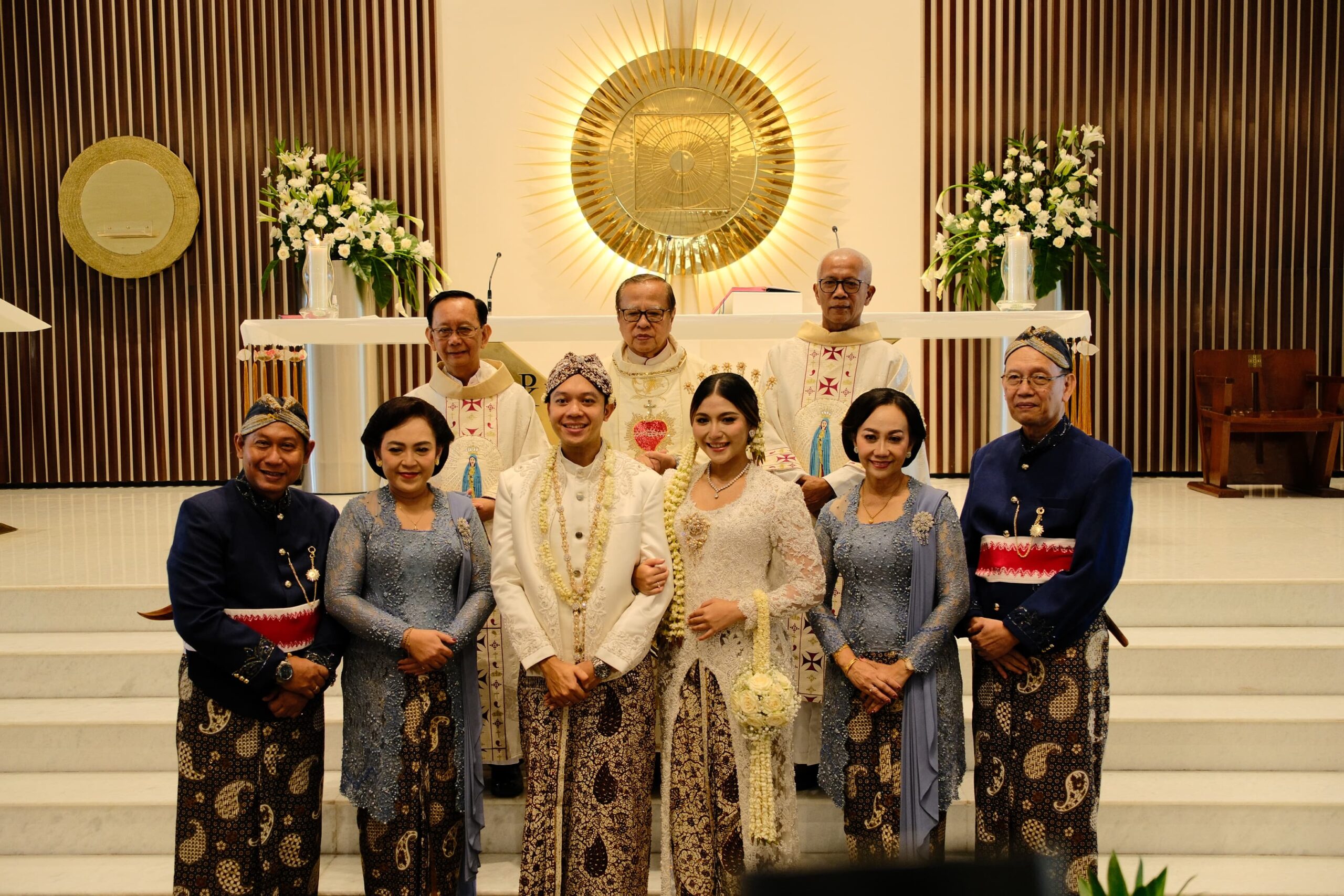 Uskup Agung Jakarta Pimpin Sakramen Perkawinan Carolus Raditya dan Klara Fidelia
