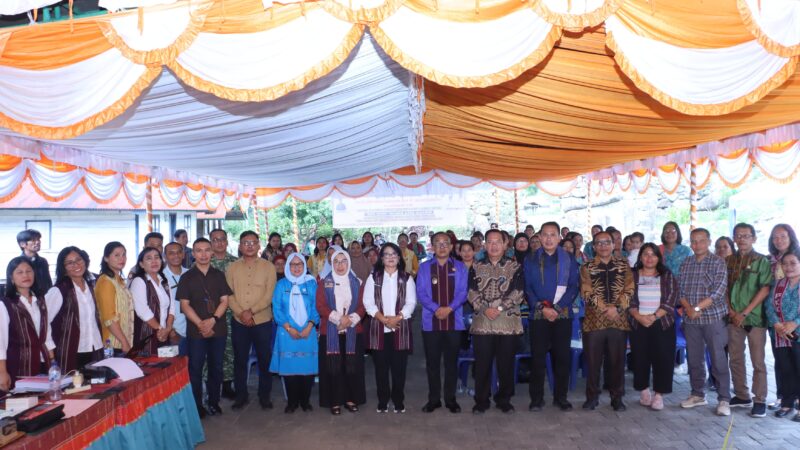 TP – PKK Provinsi Sumatera Utara Monitoring Lomba UP2K di Kecamatan Harian, Wabup Samosir Tekankah Kolaborasi dan Kreativitas dalam Pengembangan Produk Unggulan UP2K PKK Kab Samosir.