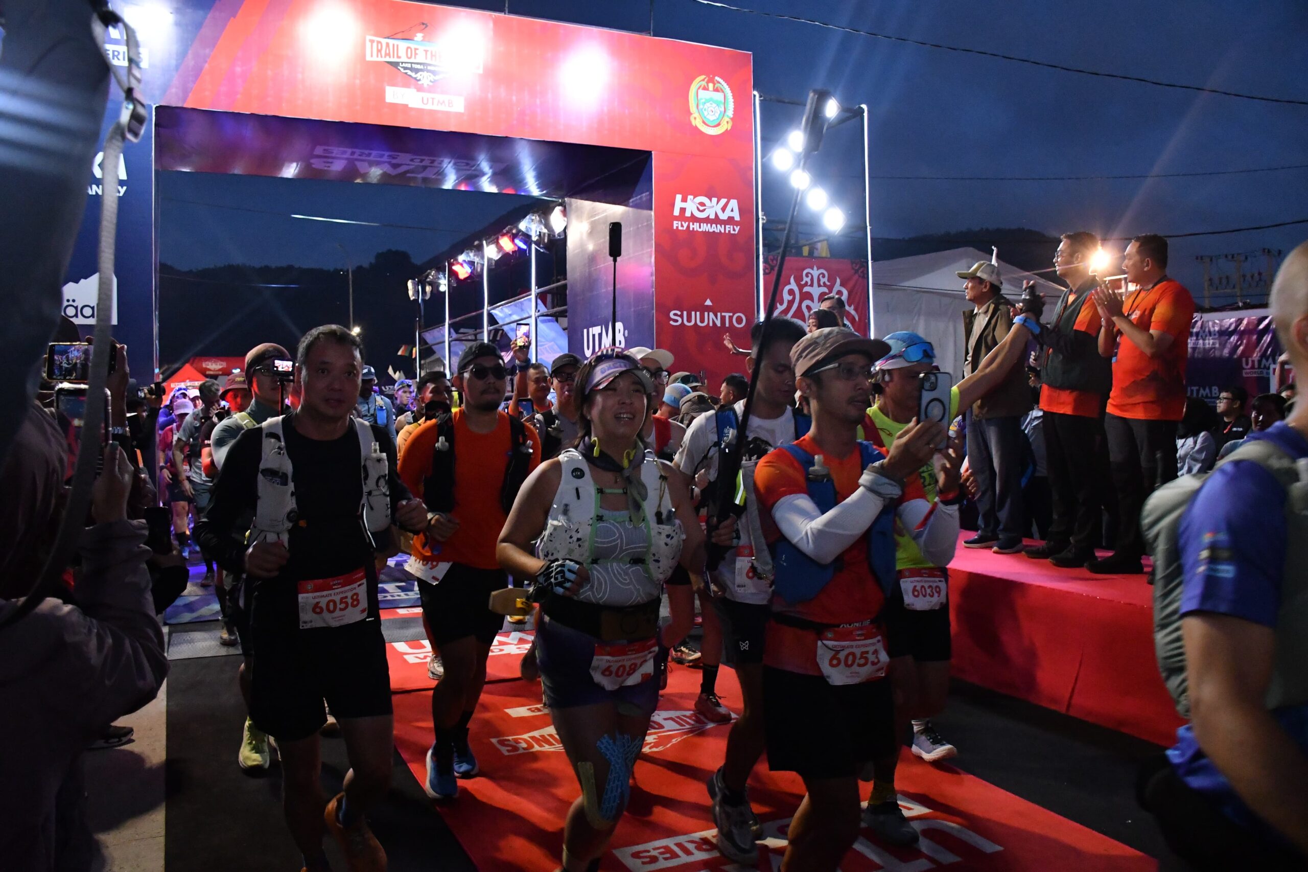 Runner 60K dan 28K Resmi Dilepas, Ratusan Pelari Mancanegara Bersiap Taklukkan Jalur Ekstrem di Samosir