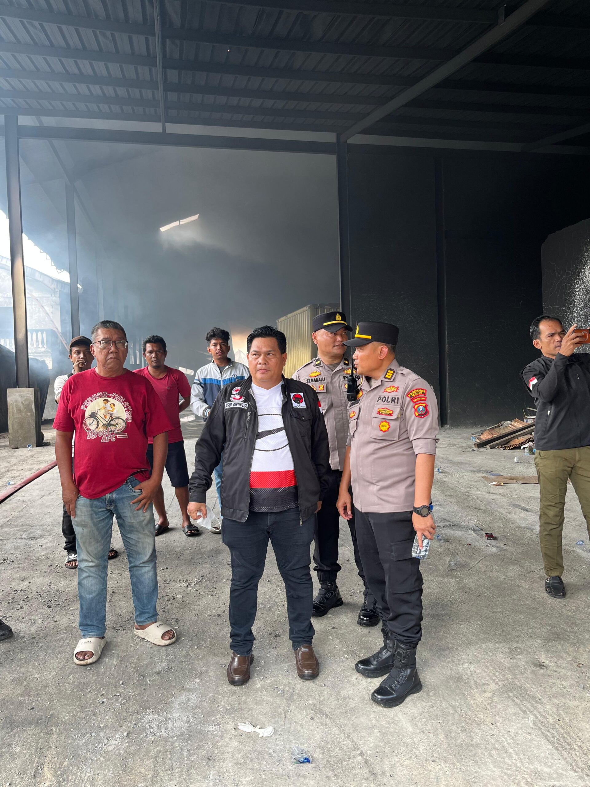 Jusup Ginting Soroti APAR dan Tandon Air Usai Kebakaran Pabrik CV Makmur Jaya, Minta Perusahaan Ganti Rugi Warga