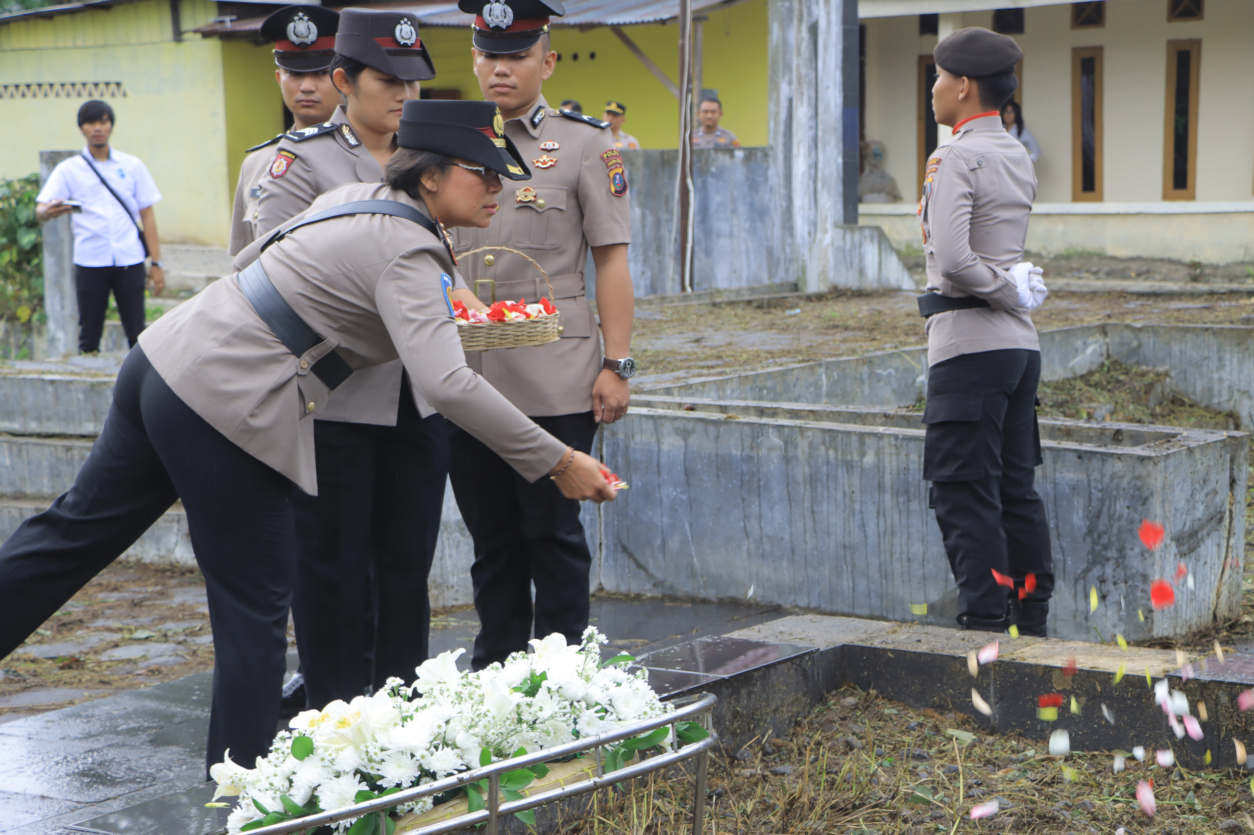 Perjuangan Pahlawan adalah Semangat Polres Samosir Untuk Meningkatkan Pelayanan.