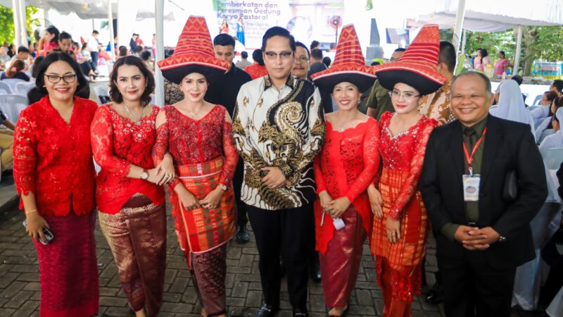 Resmikan Gedung Karya Pastoral Stasi St. Yosep, Rico Waas: Rawat Anak, Rawat Bangsa