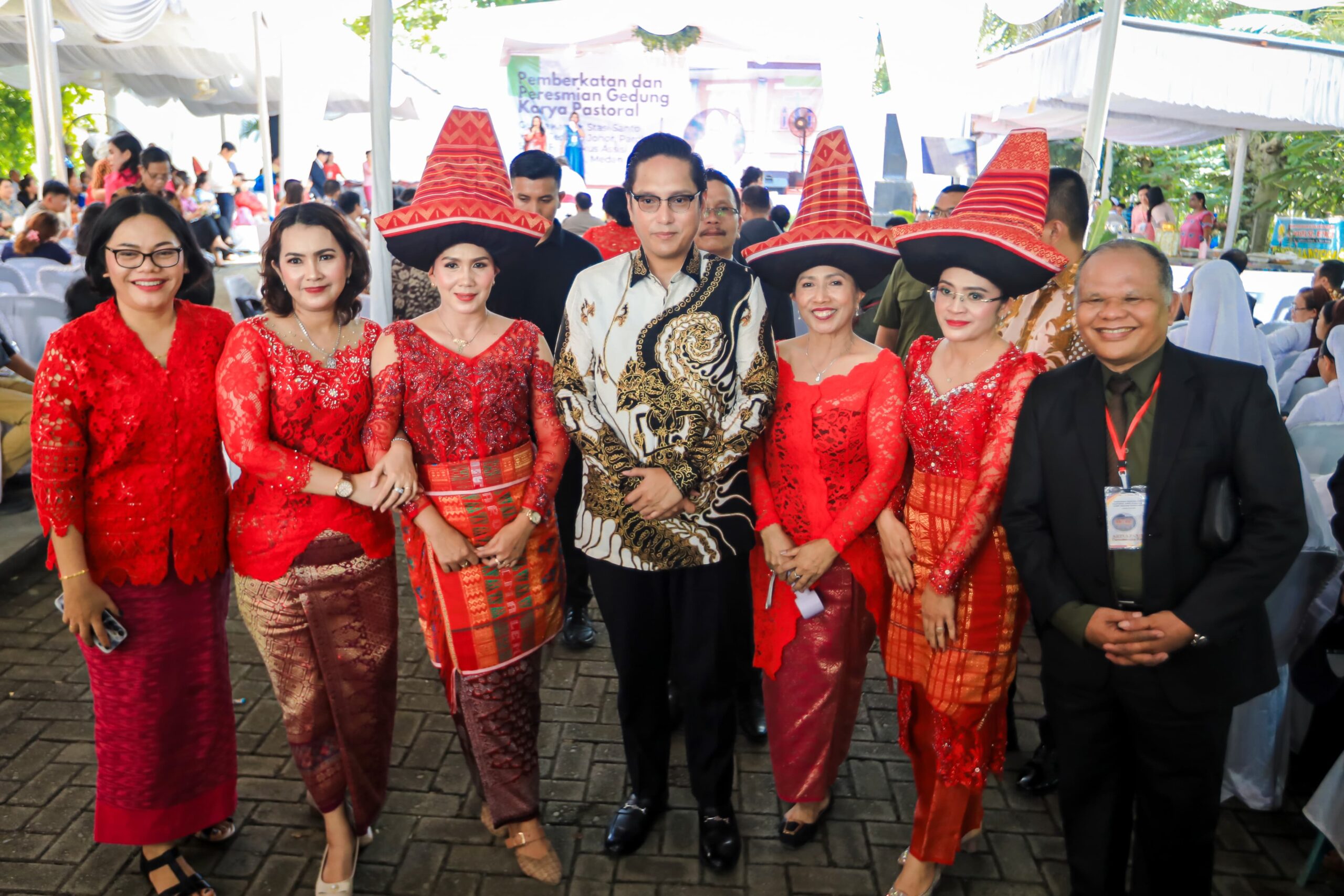 Resmikan Gedung Karya Pastoral Stasi St. Yosep, Rico Waas: Rawat Anak, Rawat Bangsa