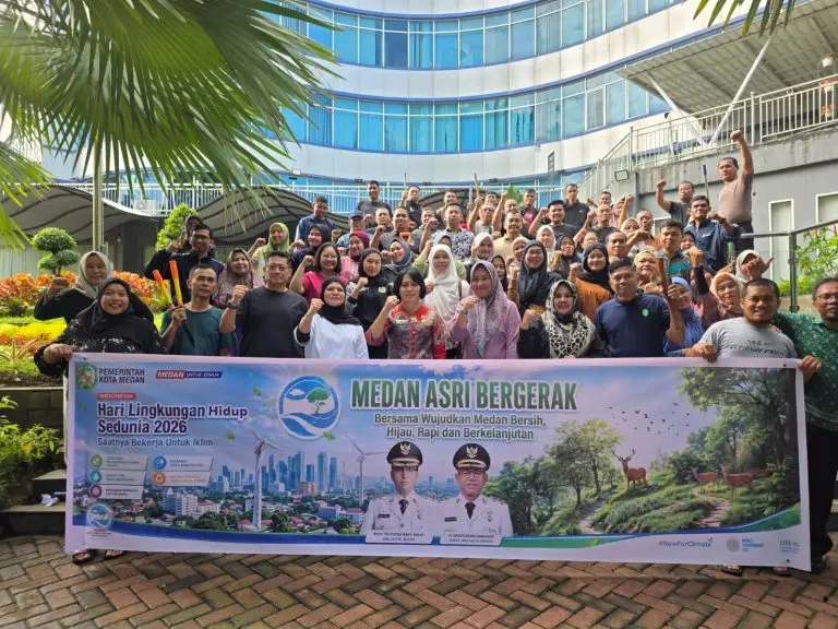 Sekretariat DPRD Medan Gelar Gotong Royong Massal Dukung Program Medan Asri Bergerak