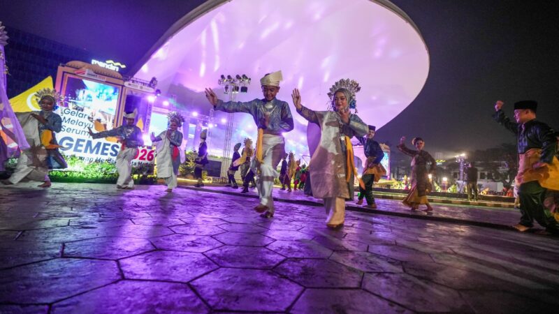 Tampil Meriah dan Megah, Wali Kota Medan Buka Gemes 2026 Lewat Petikan Gambus Melayu