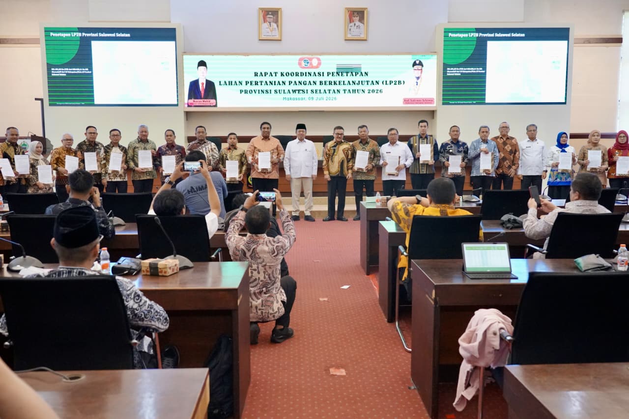 Rakor Bersama Kepala Daerah Se-Sulsel, Menteri Nusron Tegaskan Perlindungan Lahan Pertanian Jadi Prioritas Pemerintah