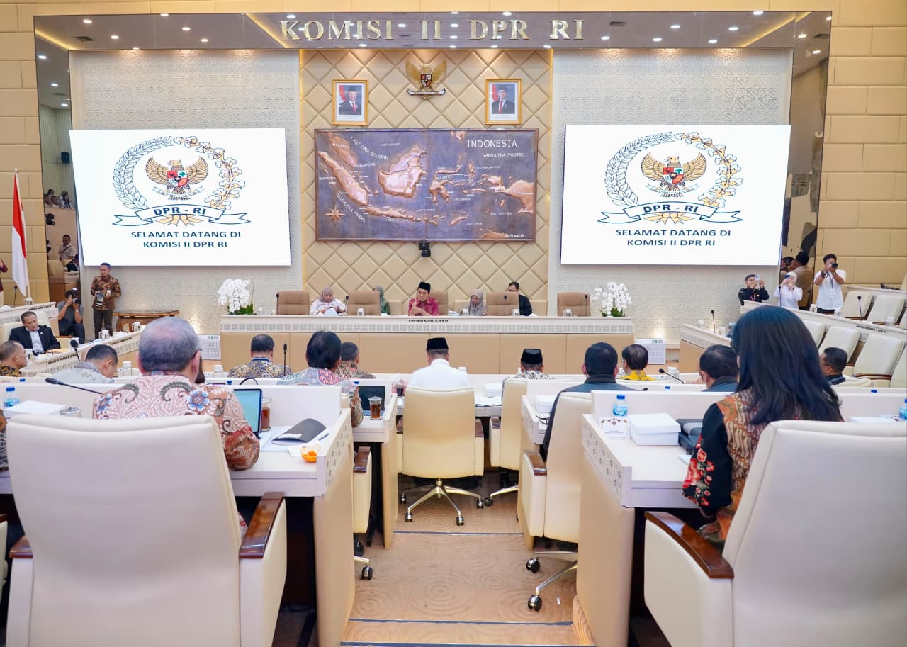 Menteri Nusron Laporkan Realisasi Anggaran Kementerian ATR/BPN Tahun 2025 kepada Komisi II DPR RI