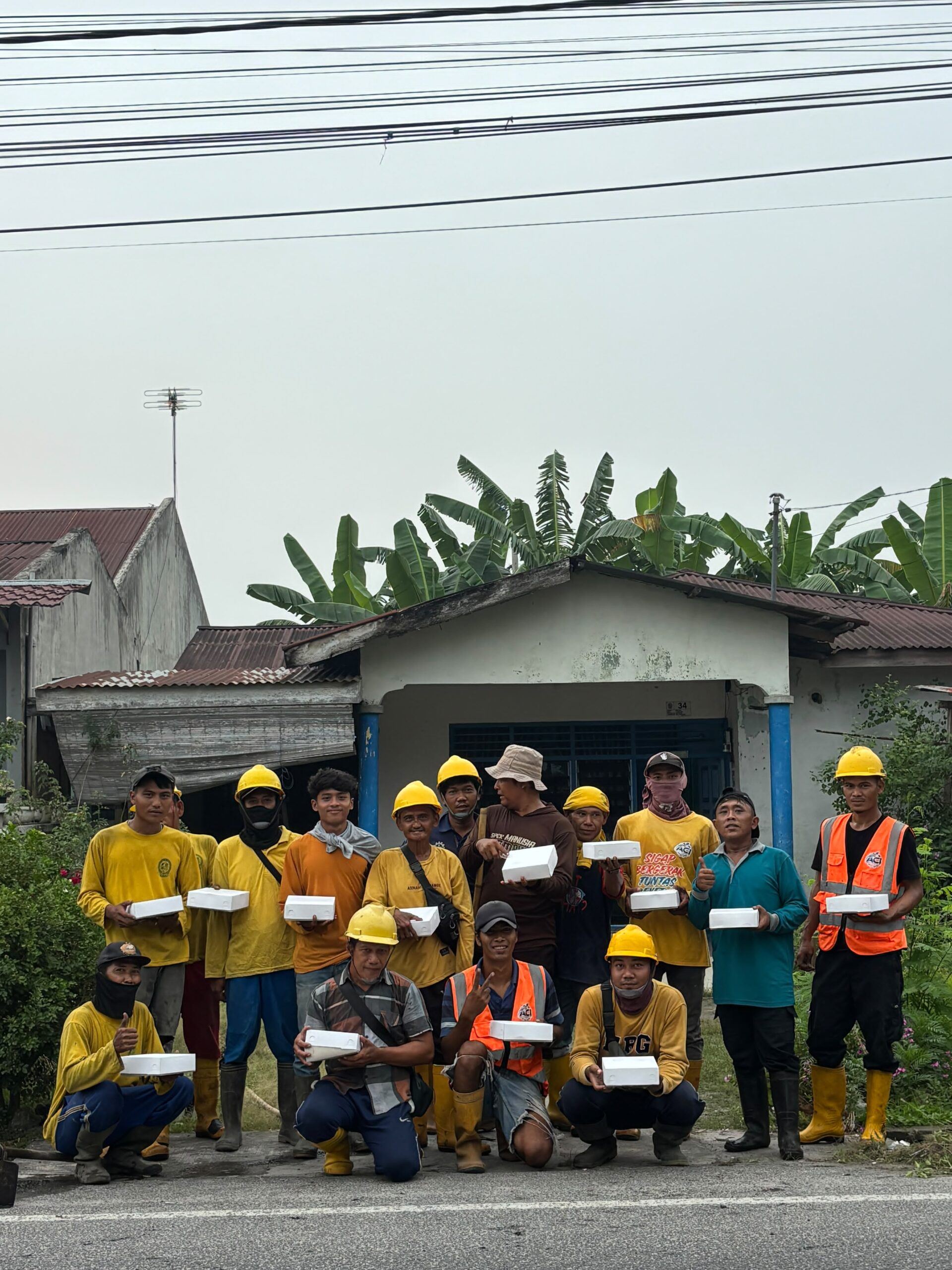 Kantor Pertanahan Deli Serdang Kembali Gelar Jumat Berkah, Bagikan Makanan kepada Warga